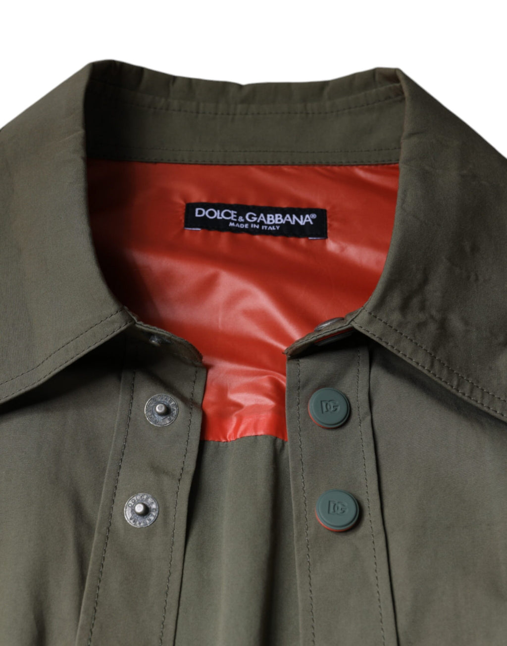 Veste militaire vert en coton Dolce & Gabbana avec col à rabats et coupe élégante, vue de face sur un fond neutre.