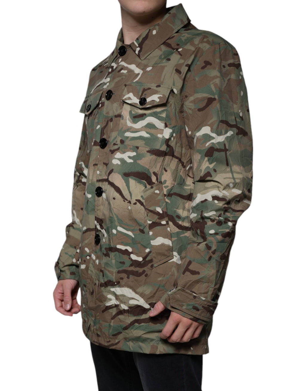 Manteau à col en camouflage multicolore de Dolce & Gabbana, veste élégante en tissu avec motif coloré.