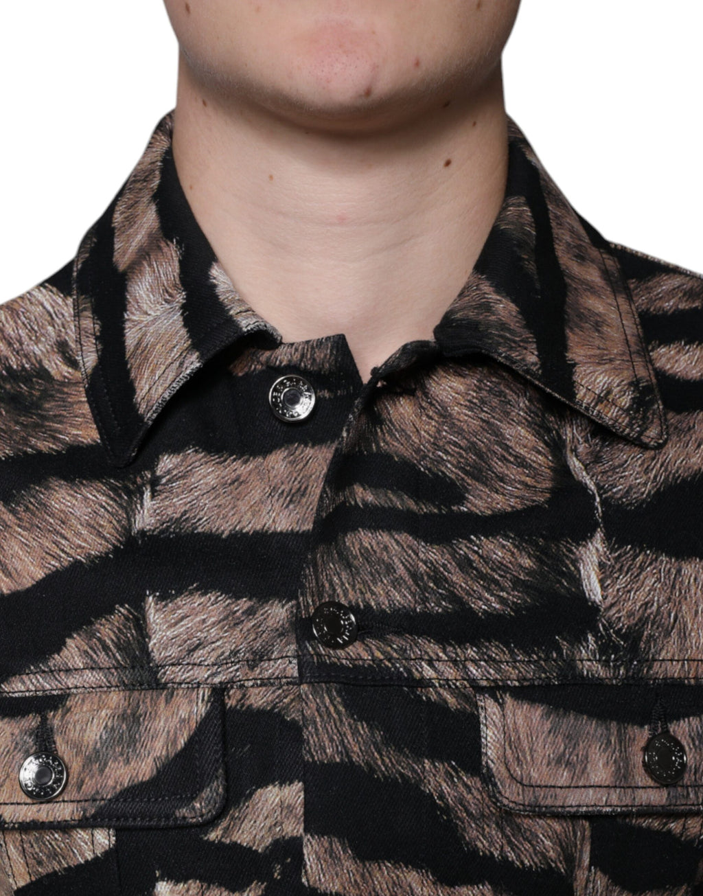 Veste à boutonnière en coton brun avec motif tigre et col Dolce & Gabbana, mode élégante et tendance.