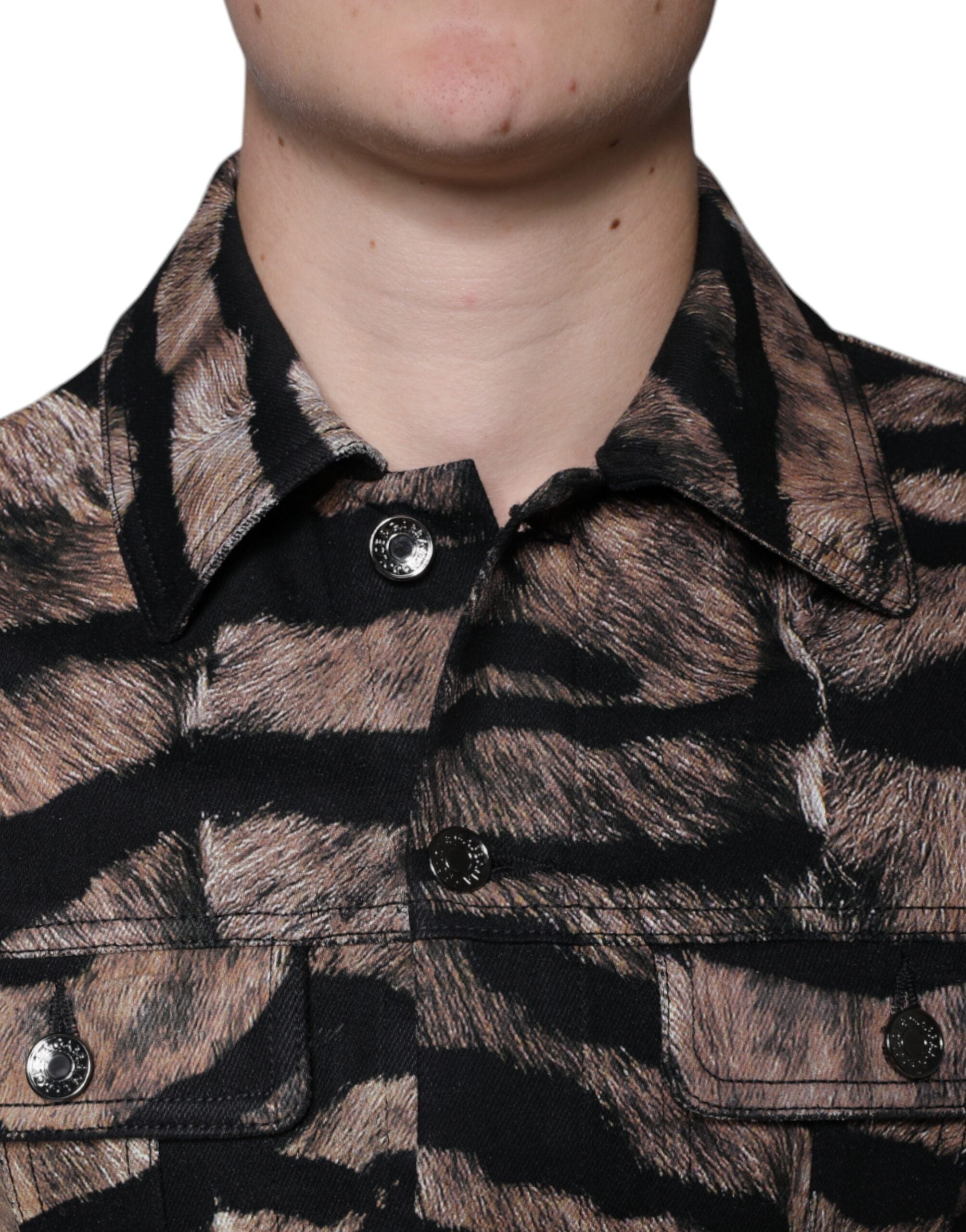 Veste à boutonnière en coton brun avec motif tigre et col Dolce & Gabbana, mode élégante et tendance.