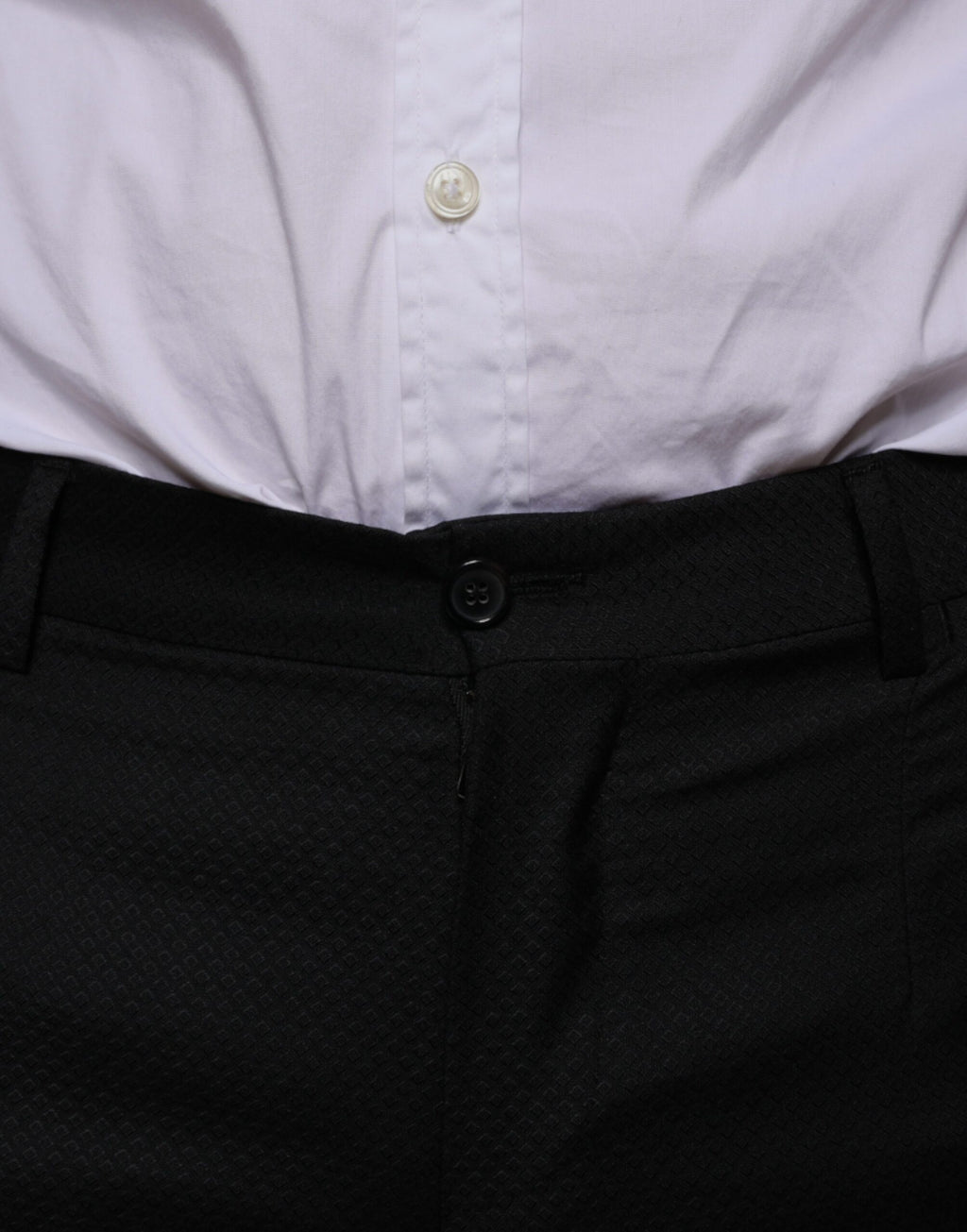Pantalon noir en laine Dolce & Gabbana, pantalon skinny formel pour femme, détails élégants et coupe ajustée.