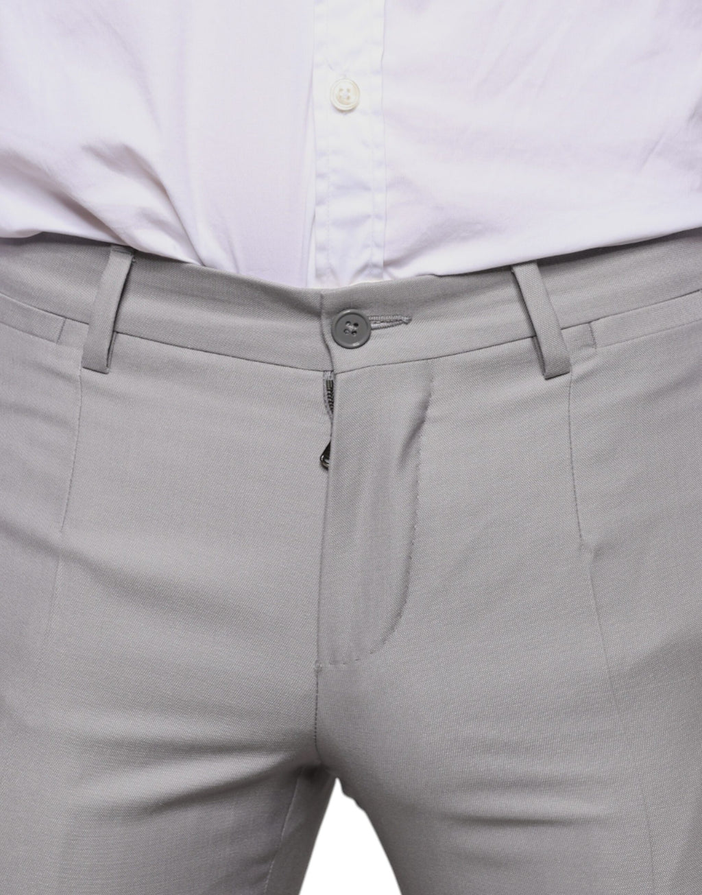 Pantalon en laine gris clair de Dolce & Gabbana, style élégant pour homme, vue de face sur fond neutre.