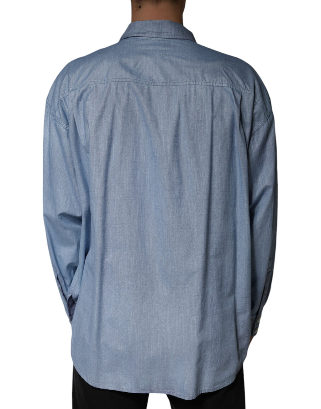 Chemise décontractée en coton Dolce & Gabbana Light Blue avec boutons, style casual et élégant, vue de face.