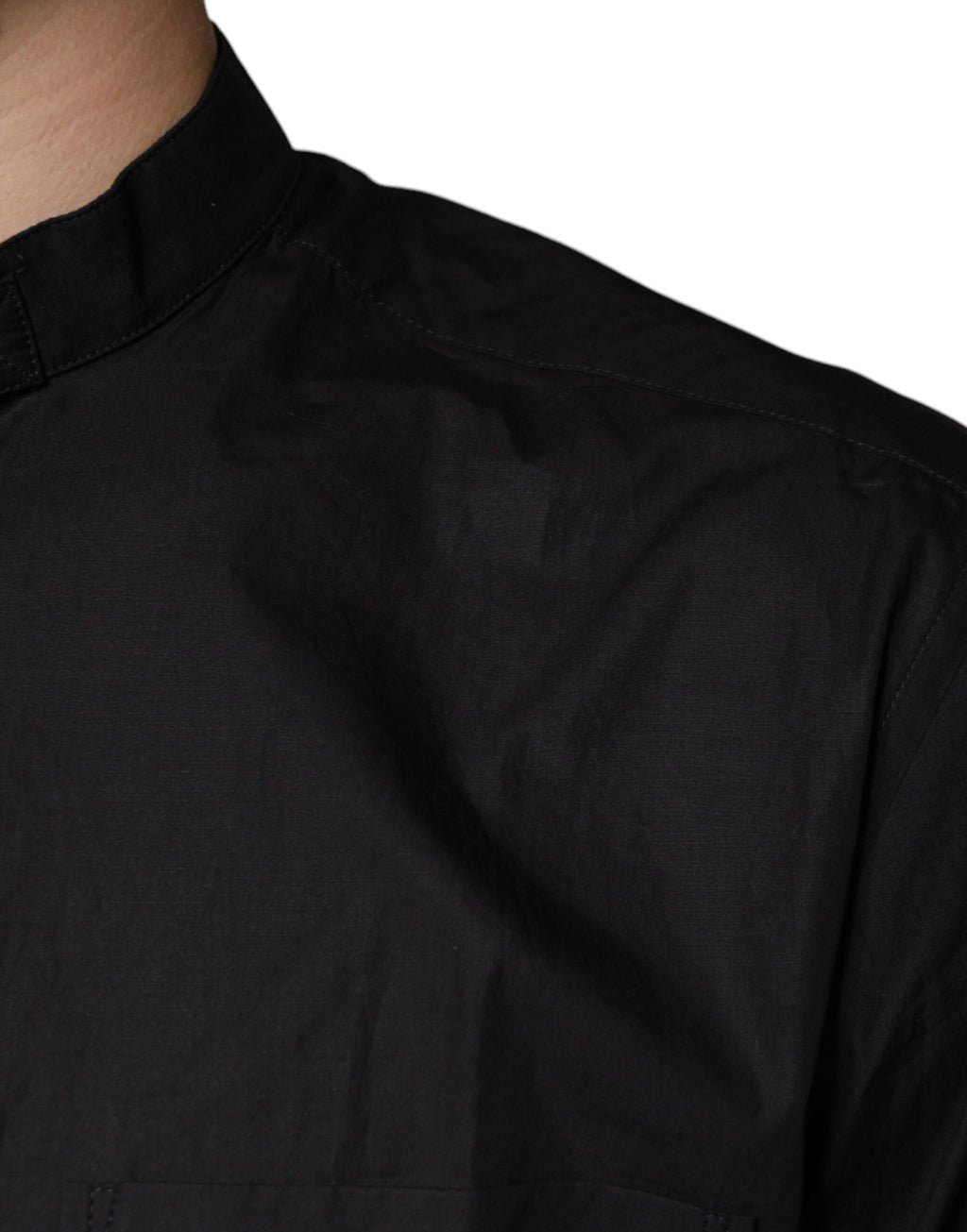 Chemise décontractée noire en coton de Dolce & Gabbana pour homme, avec boutons et style casual visible sur l'image.