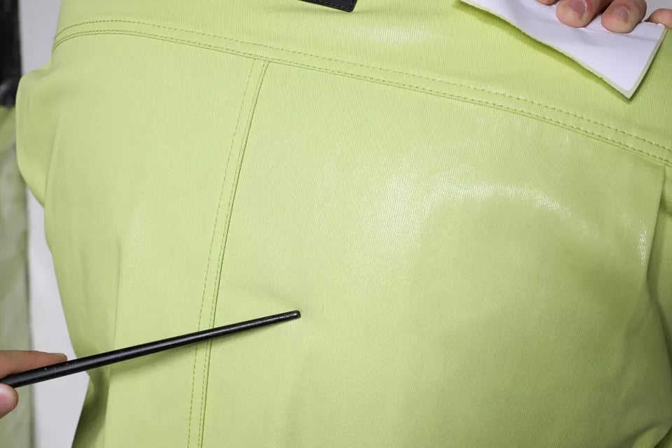 Chemise pour homme Dolce & Gabbana en coton vert avec col, boutons en avant, élégante et classique.