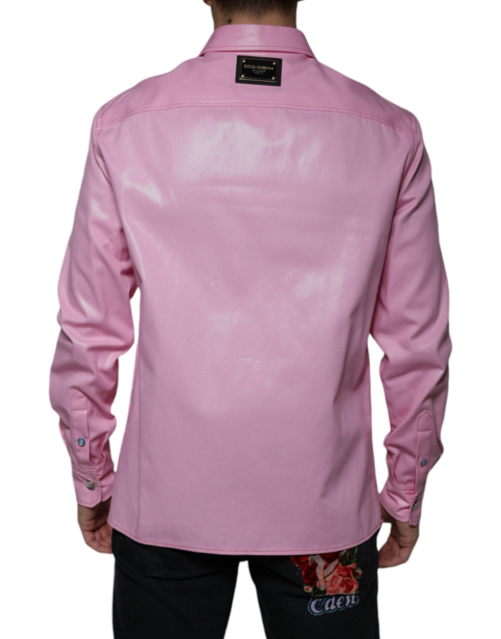 Chemise rose en coton avec col et boutons de Dolce & Gabbana, vue détaillée du devant.