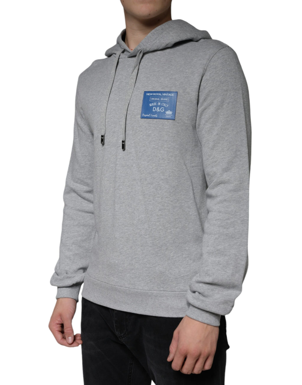 Sweat à capuche en coton gris Dolce & Gabbana avec logo, style décontracté et confort visible sur l'image.