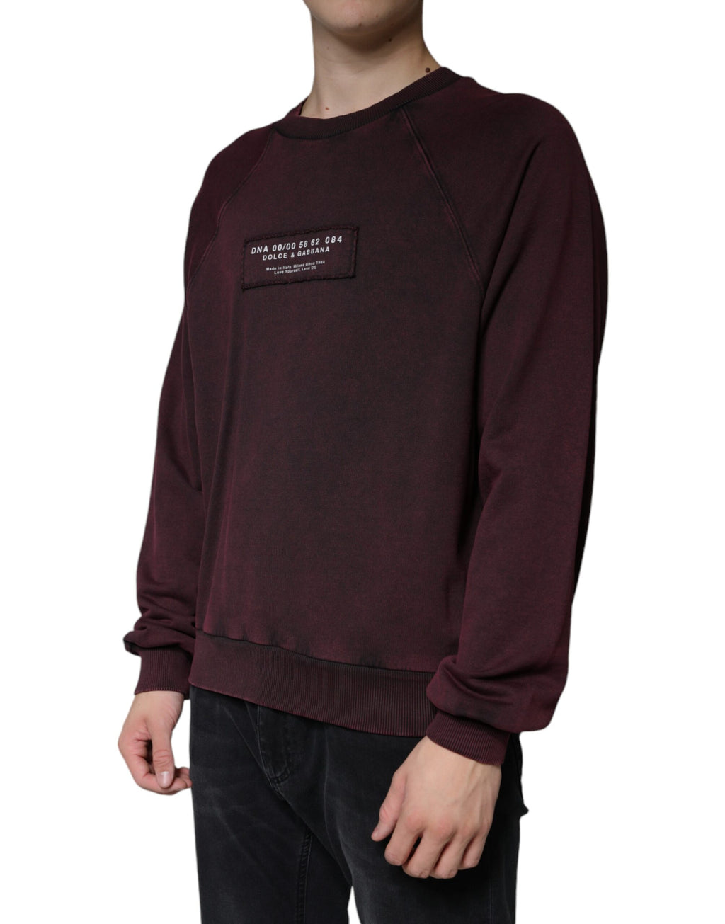 Sweatshirt pour homme Dolce & Gabbana à col rond, logo marron, design décontracté, en tissu confortable et élégant.