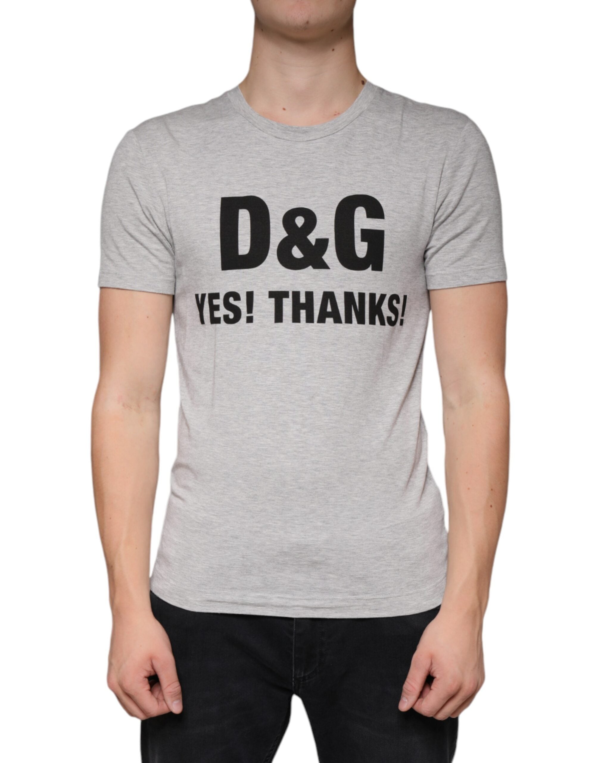 T-shirt à manches courtes gris Dolce & Gabbana avec logo imprimé, style décontracté et tissu confortable.