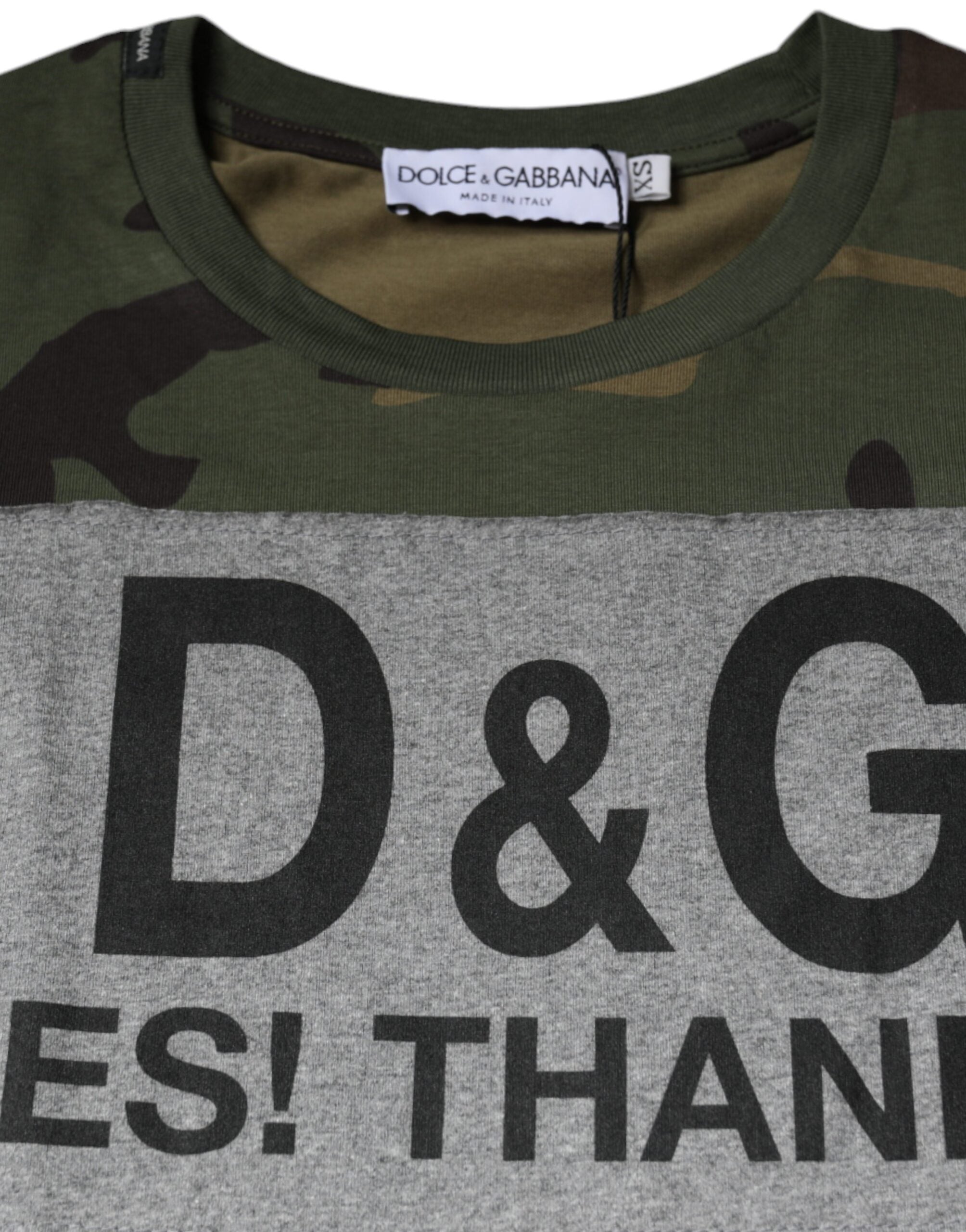 T-shirt à col rond en coton camouflage multicolore de Dolce & Gabbana, style streetwear moderne.
