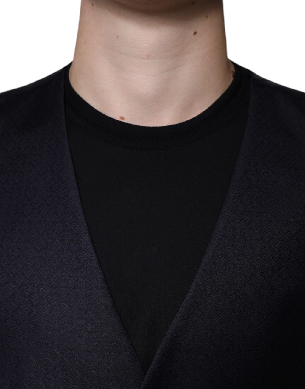 Gilet de costume noir en laine de marque Dolce & Gabbana, robe cintrée et élégante pour occasions formelles.