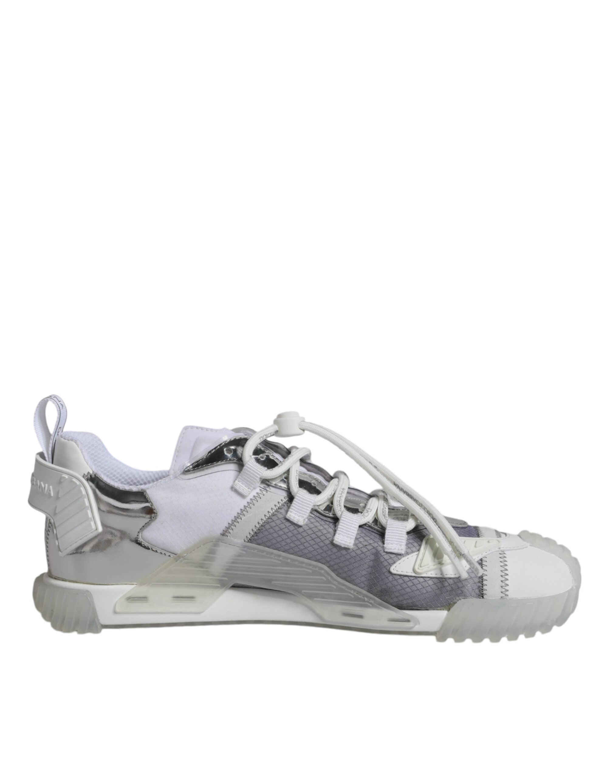 Chaussures sneakers basses blanches et argentées Dolce & Gabbana NS1, vue de profil avec détails de design élégants.