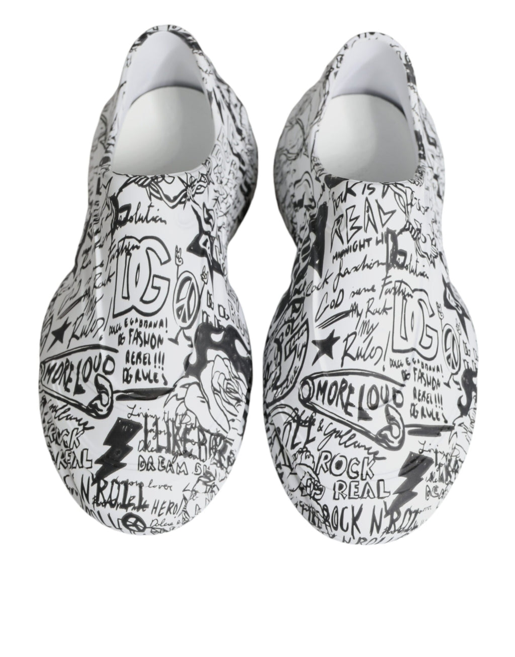Sneakers Dolce & Gabbana Daymaster en blanc et noir avec motif graffiti, chaussures de sport élégantes et modernes.