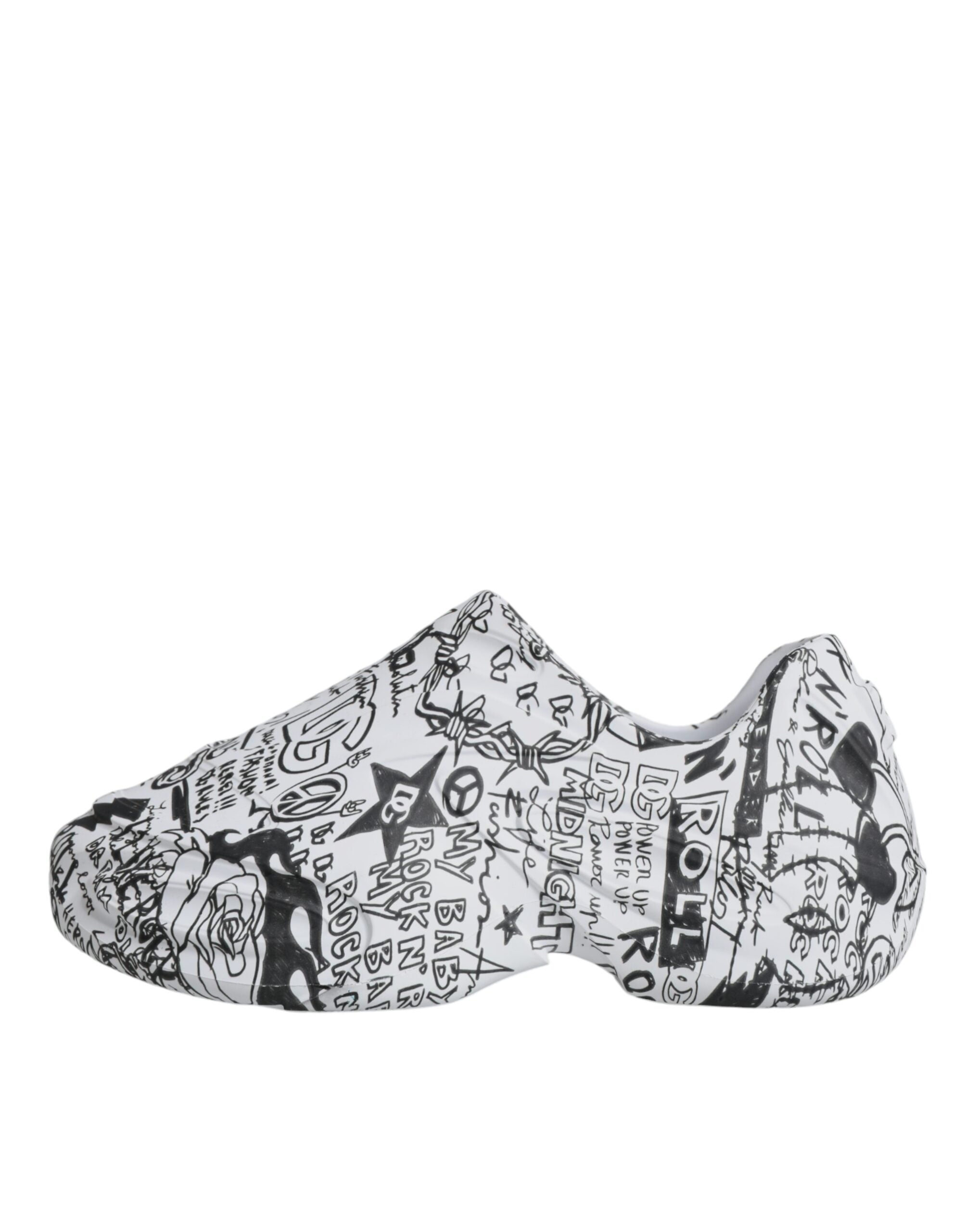 Sneakers Daymaster Dolce & Gabbana blanches et noires avec graffiti, chaussures modernes pour style décontracté.