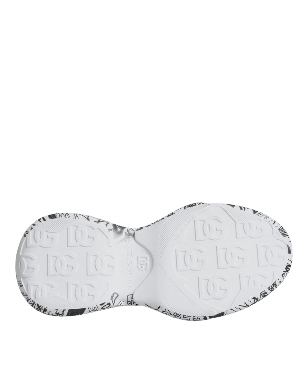 Chaussures sneakers Dolce & Gabbana Daymaster en blanc et noir avec motif graffiti, pour un style tendance et urbain.