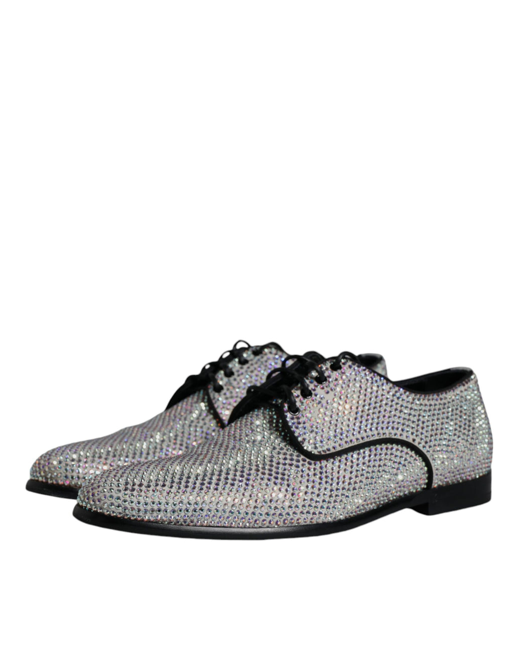 Chaussures Derby en cuir argenté Dolce & Gabbana avec strass, élégantes et sophistiquées, visibles en gros plan.