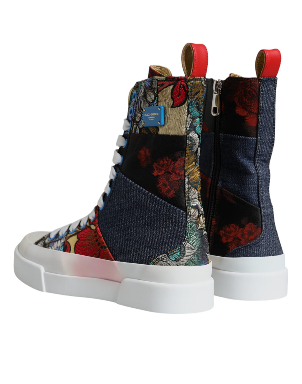 Chaussures sneakers montantes Dolce & Gabbana en patchwork multicolore, style tendance avec détails colorés.
