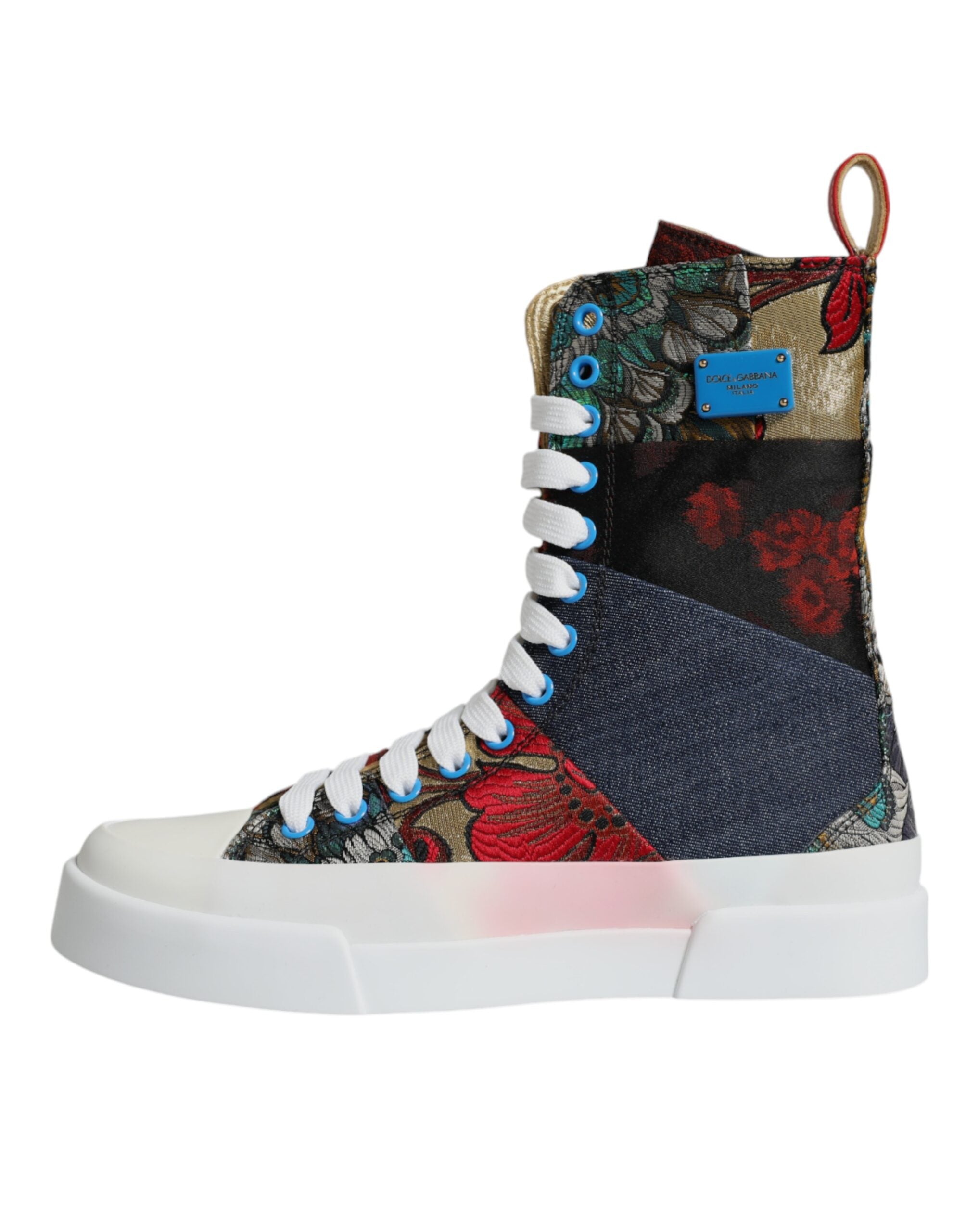 Chaussures sneakers hautes Dolce & Gabbana en patchwork multicolore, style tendance et détails colorés visibles.
