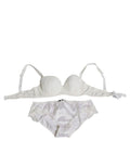 Culotte en soie blanche Dolce & Gabbana et soutien-gorge balconnet assorti, lingerie élégante et confortable, vue de face.