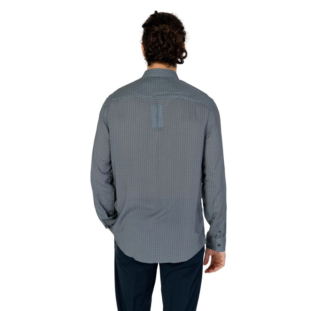 Chemise grise en viscose à motif Armani Exchange, design élégant avec col et boutons visibles.