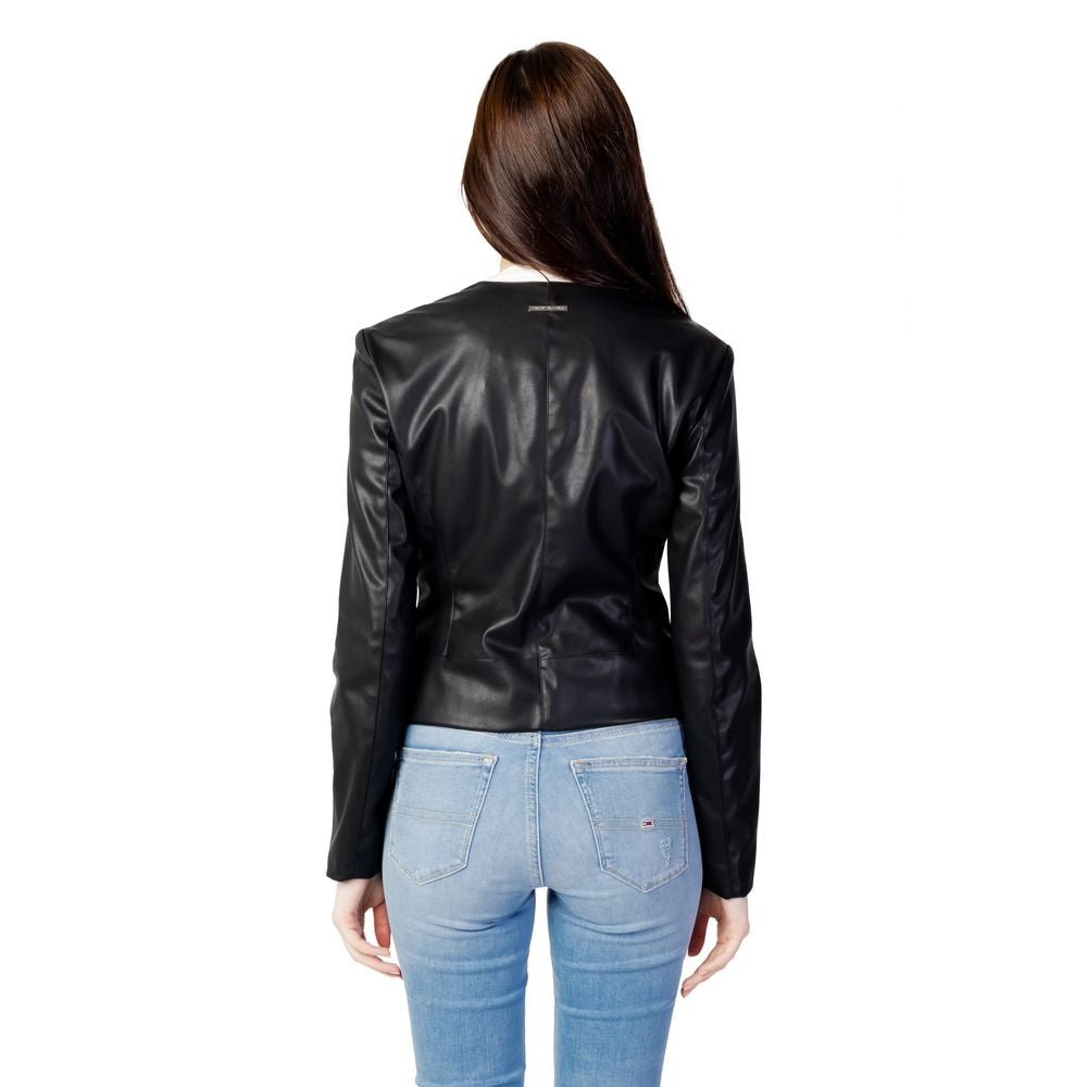 Veste en polyester noir Armani Exchange avec détails en cuir, style décontracté et élégant, vue de face.