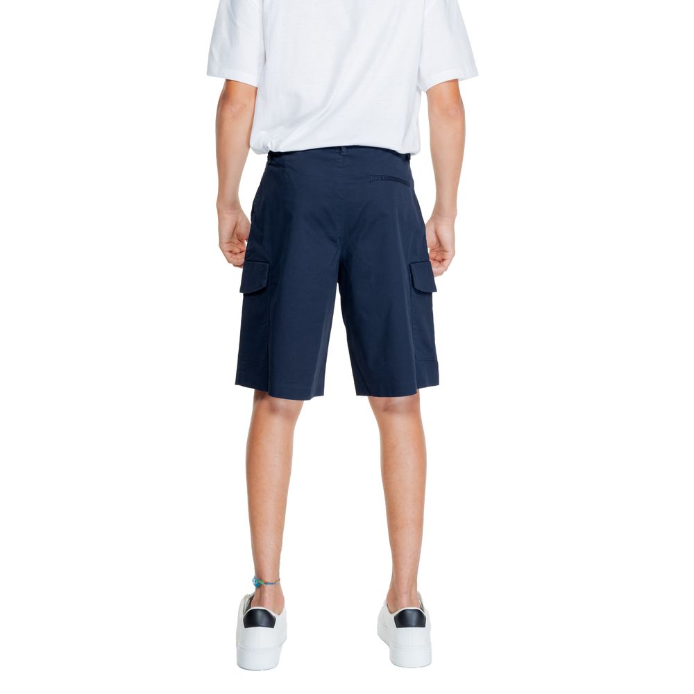 Shorts bermuda en coton bleu de la marque Armani Exchange, vue détaillée du produit.