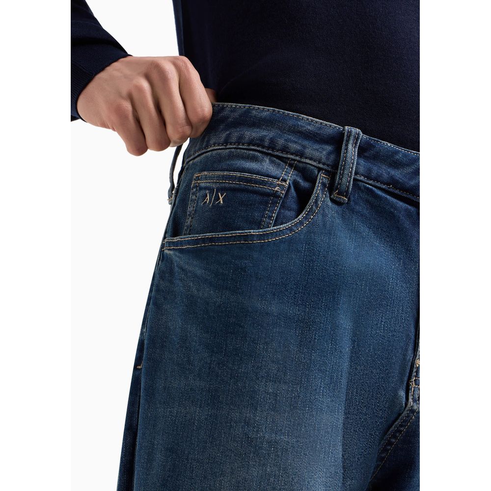 Jeans skinny en coton bleu de la marque Armani Exchange, devant montrant la coupe ajustée et la texture du tissu.
