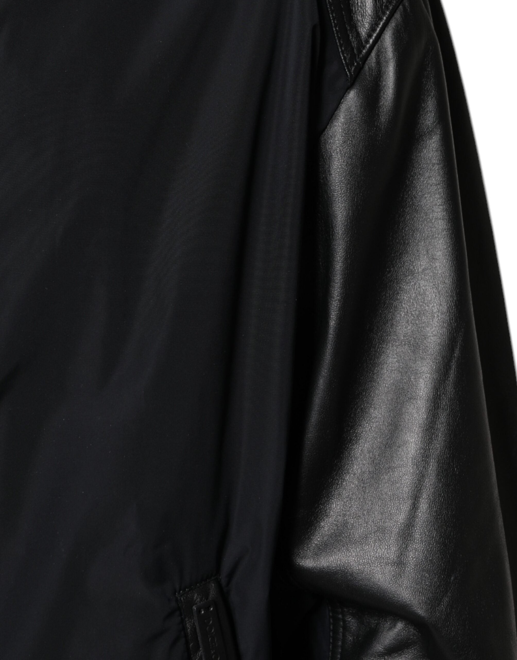 Veste bomber noire à capuche Dolce & Gabbana pour homme, fermeture éclair complète, style décontracté et moderne.