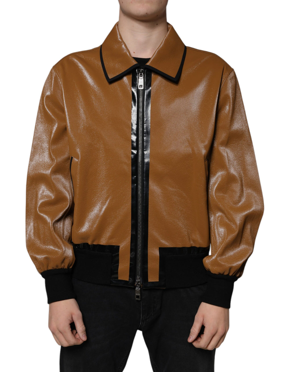Veste bomber homme en cuir brun Dolce & Gabbana avec fermeture éclair complète et col côtelé, vue de face.