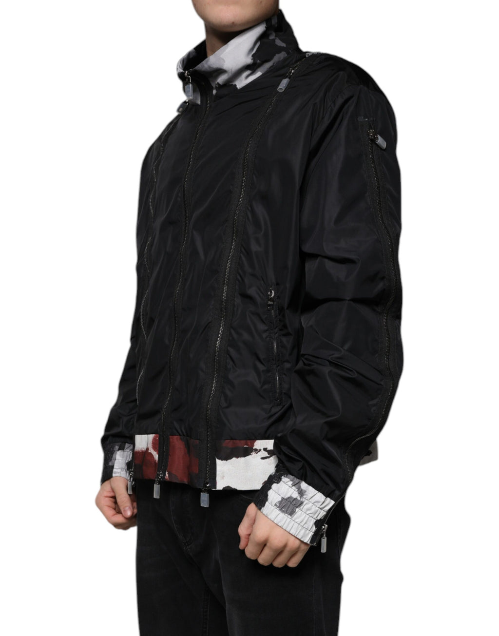 Veste bomber homme en nylon noir Dolce & Gabbana avec fermeture éclair complète, style moderne et décontracté.