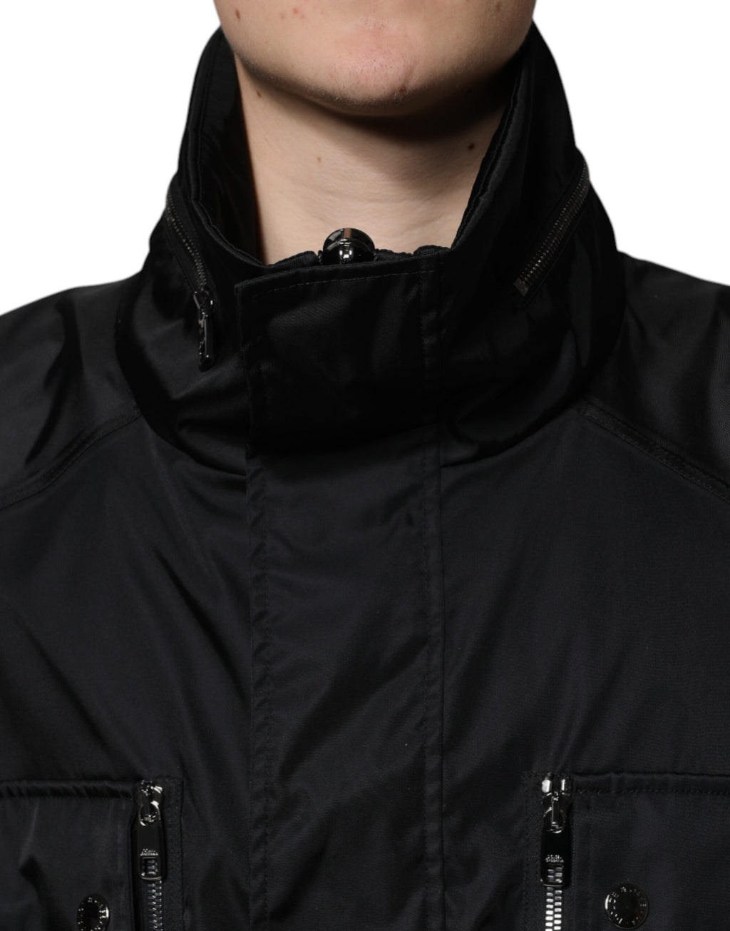 Manteau d'hiver noir en nylon pour homme de Dolce & Gabbana, parka chaude avec capuche et fermeture éclair.