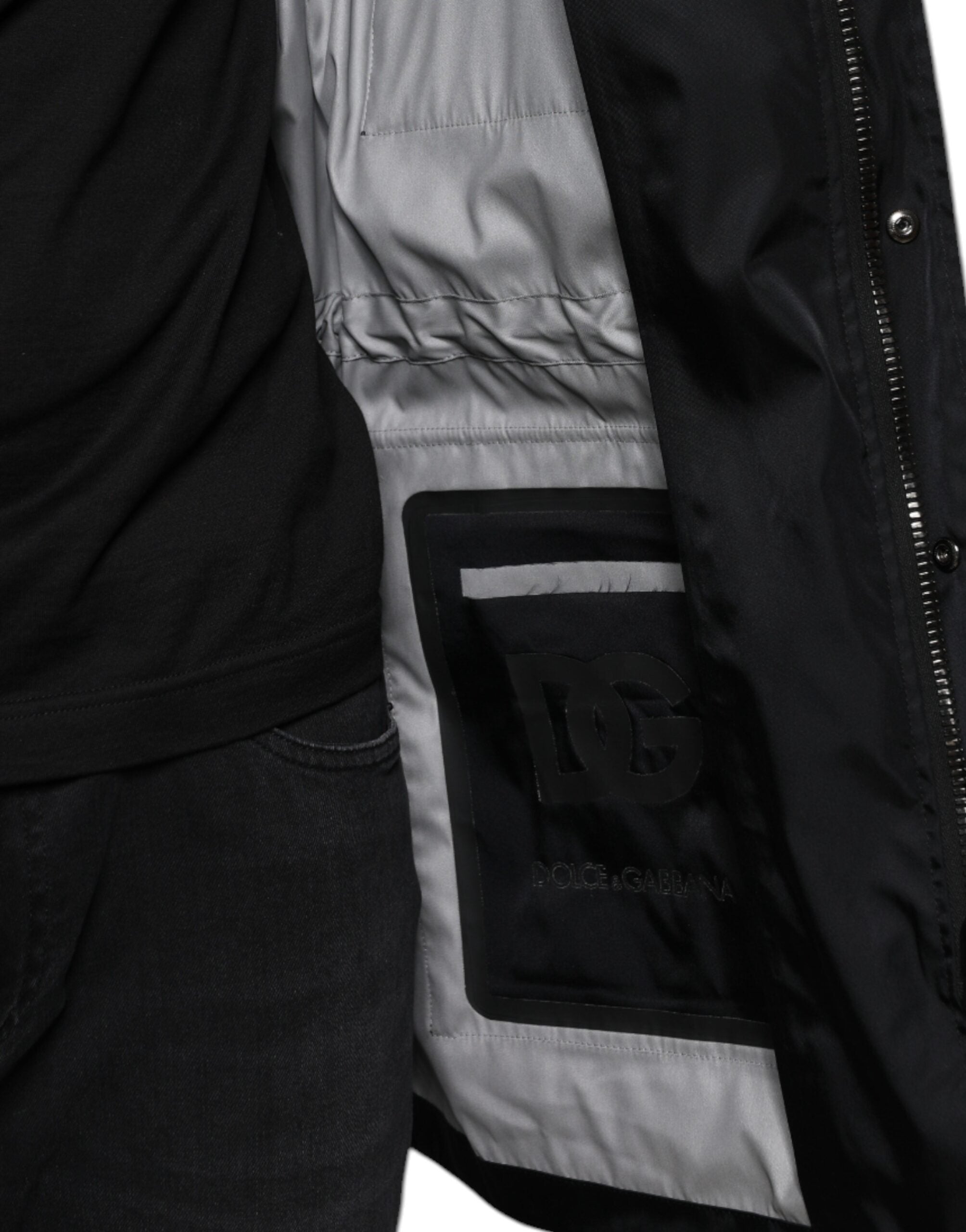 Manteau d'hiver noir en nylon pour homme de Dolce & Gabbana, parka chaud avec capuche et fermeture éclair.