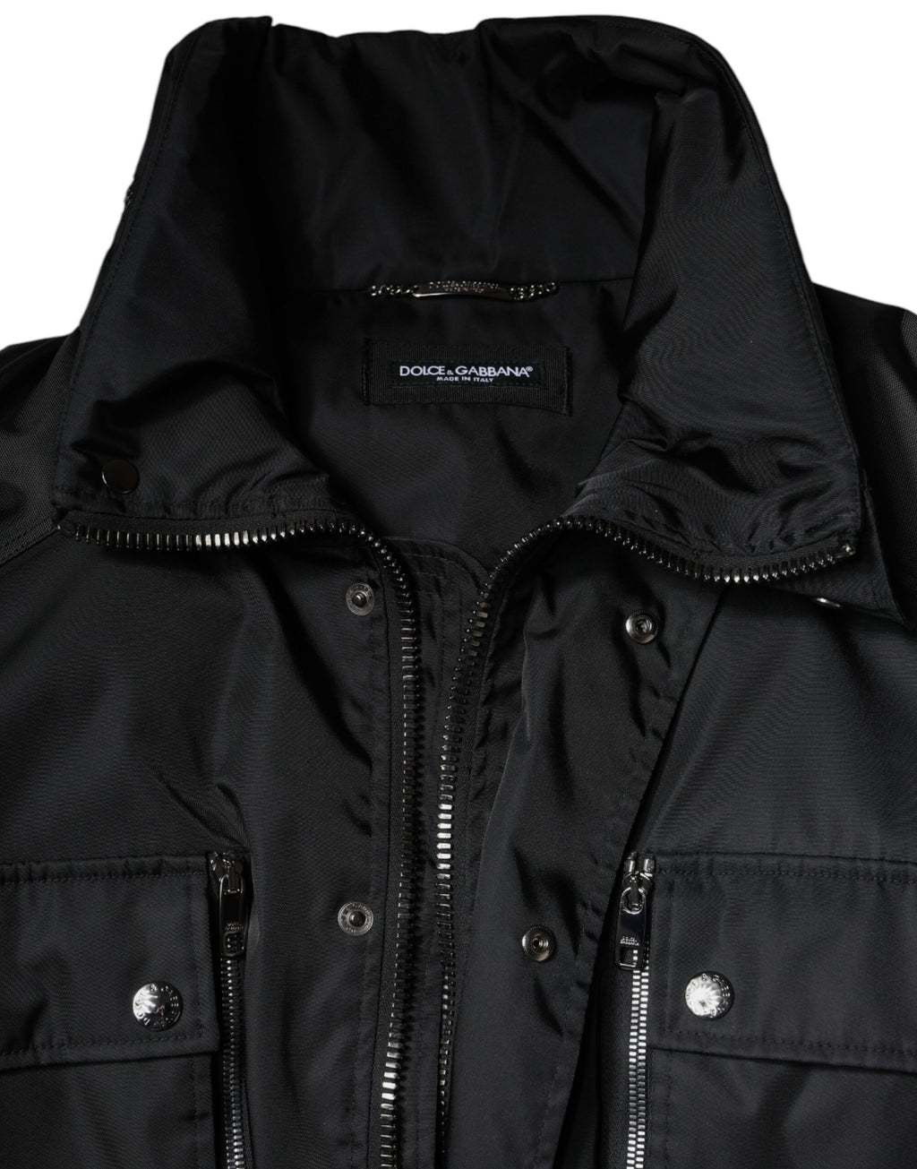 Manteau d'hiver noir en nylon Dolce & Gabbana pour homme, parka chaud avec capuche et fermeture éclair.
