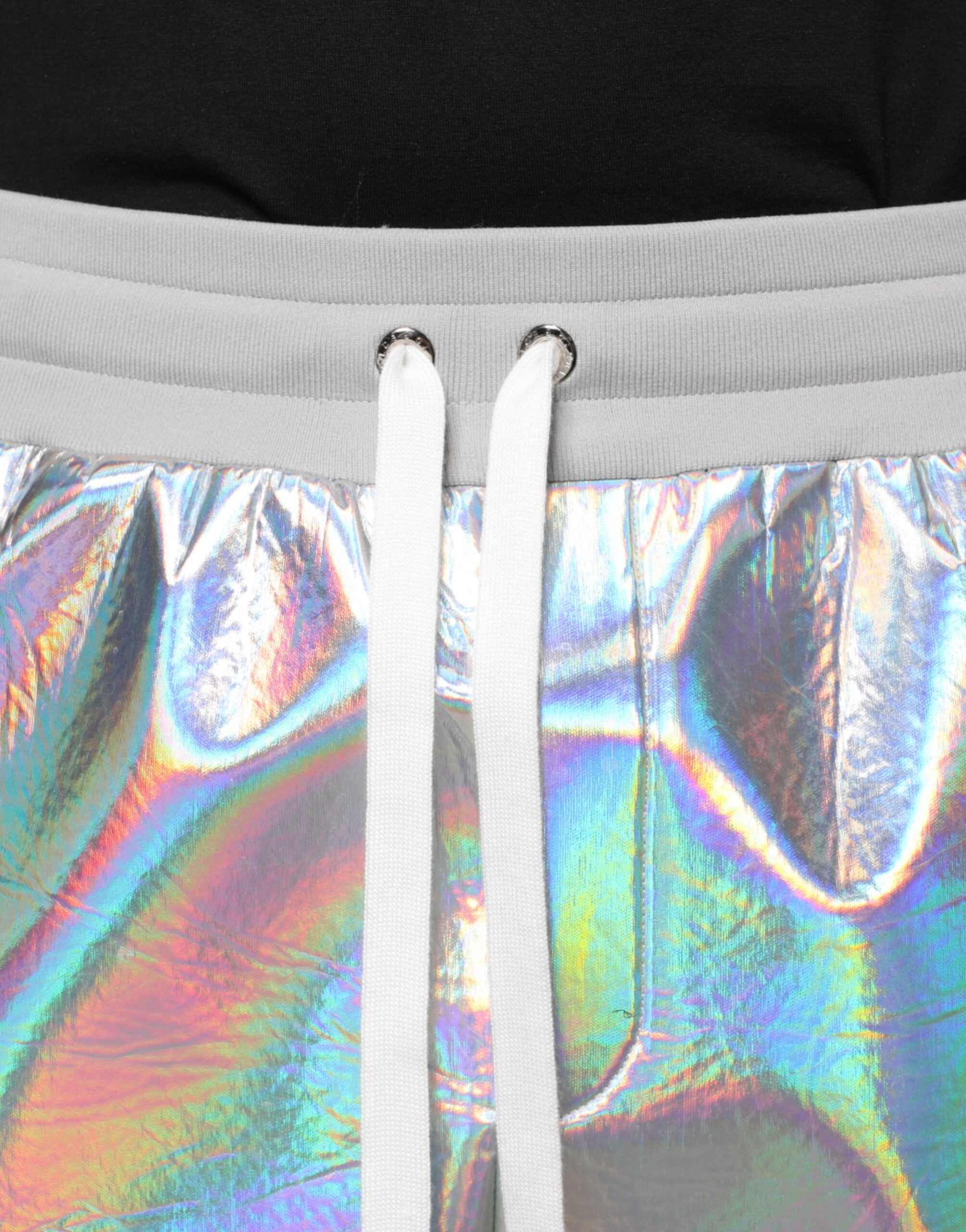 Pantalons de jogging pour homme Dolce & Gabbana en argent iridescent, style décontracté et tendance, vue de face.