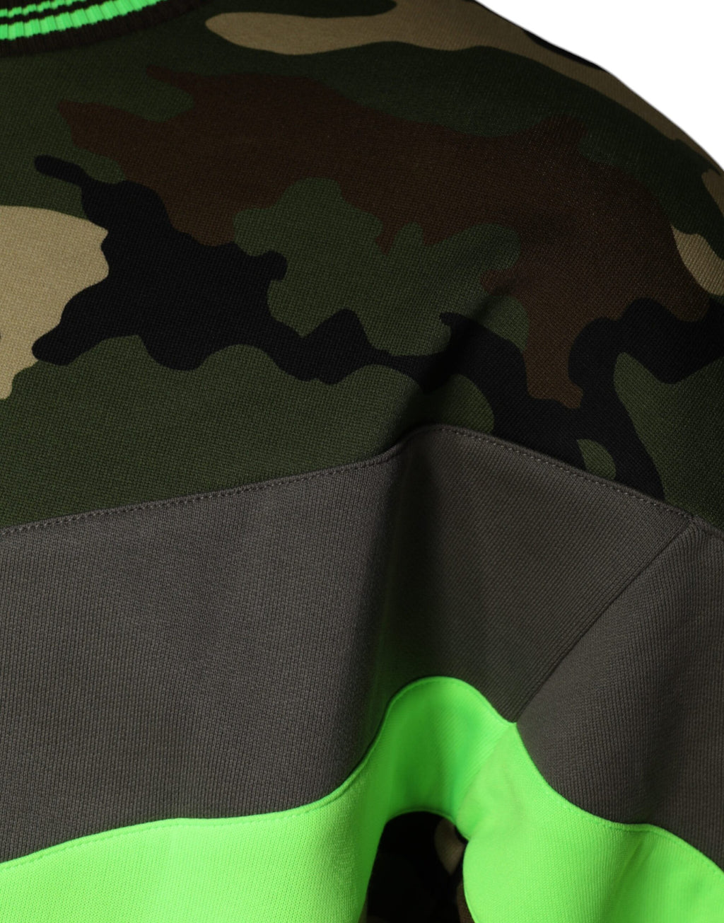 Sweat-shirt Dolce & Gabbana multicolore camouflage avec capuche et motifs modernes, en coton confortable.