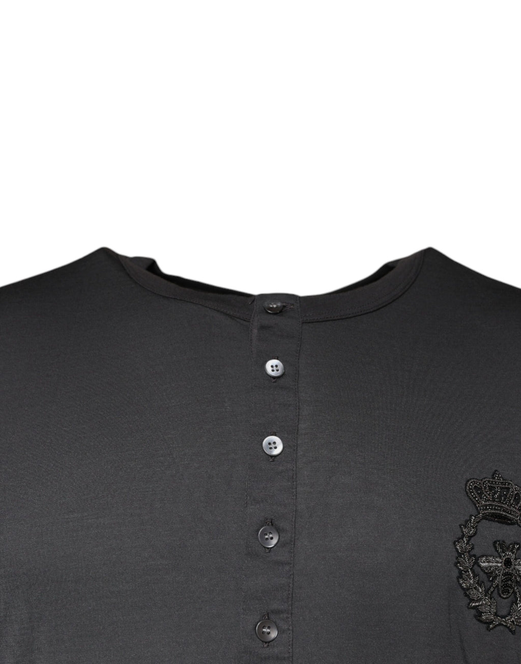 Pull en maille gris Dolce & Gabbana avec broderie couronne d'abeille, détails élégants et design sophistiqué.
