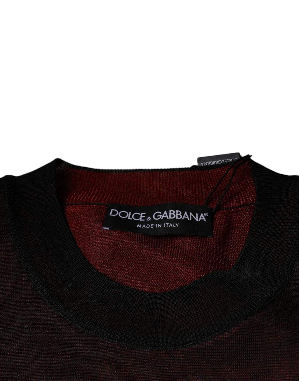 Pull rasé en polyester bordeaux de Dolce & Gabbana avec col rond, style décontracté et élégant.