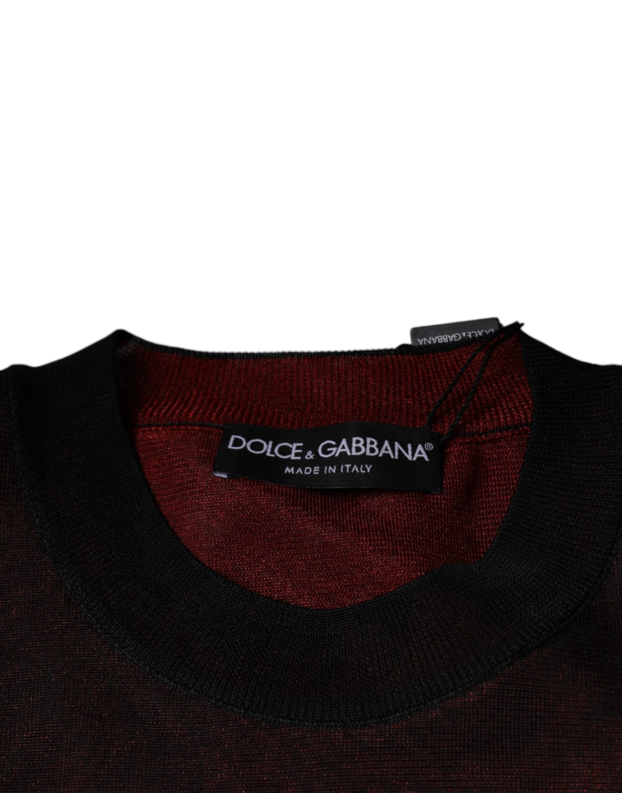 Pull rasé en polyester bordeaux de Dolce & Gabbana avec col rond, style décontracté et élégant.