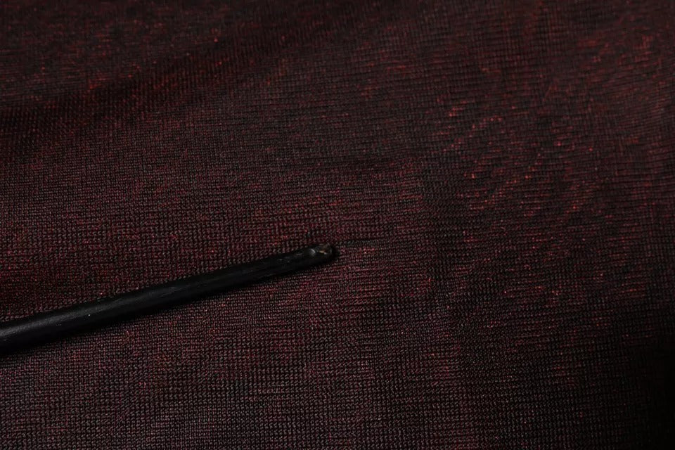 Pull à col rond en polyester bordeaux de Dolce & Gabbana, pull-over élégant pour homme.