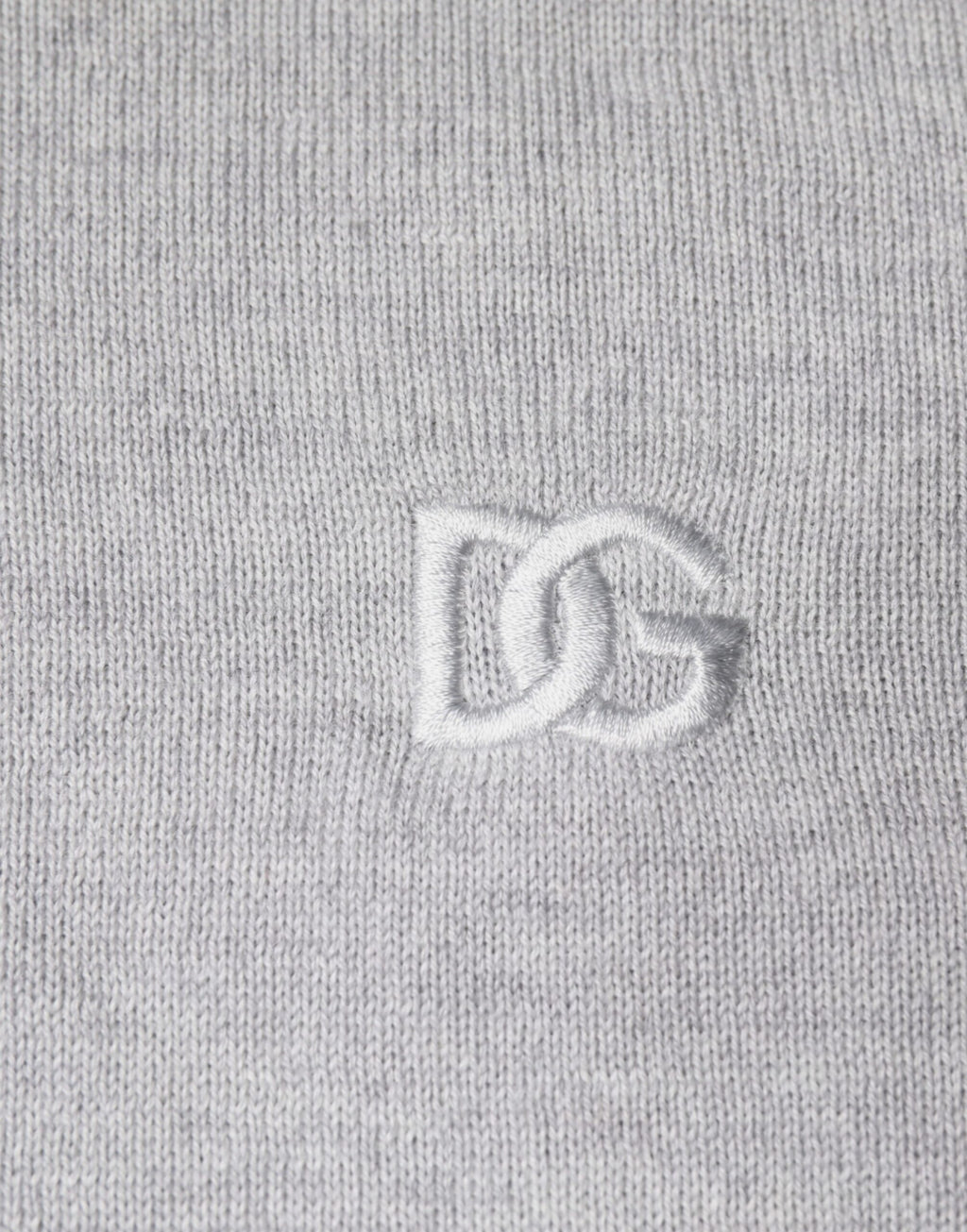 Pull-over en laine gris clair Dolce & Gabbana à col rond, style élégant et confort pour homme.