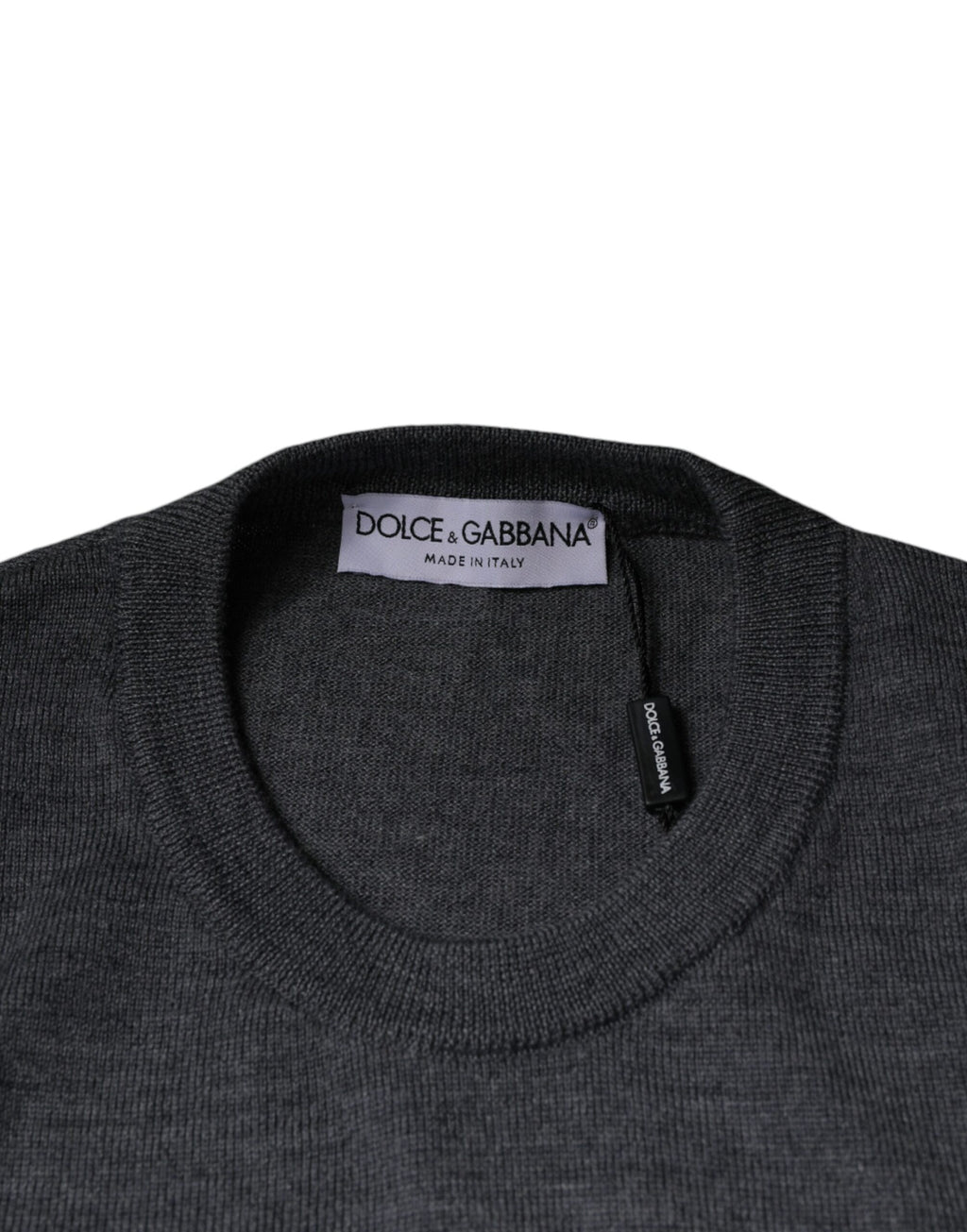 Pull-over en laine gris foncé Dolce & Gabbana à col rond, pull tendance en maille douce et élégante.