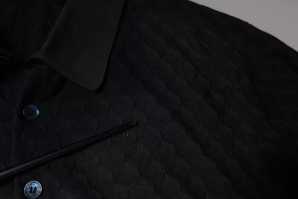 Chemise Dolce & Gabbana en soie multicolore à boutons, col classique, vue de face sur fond neutre.