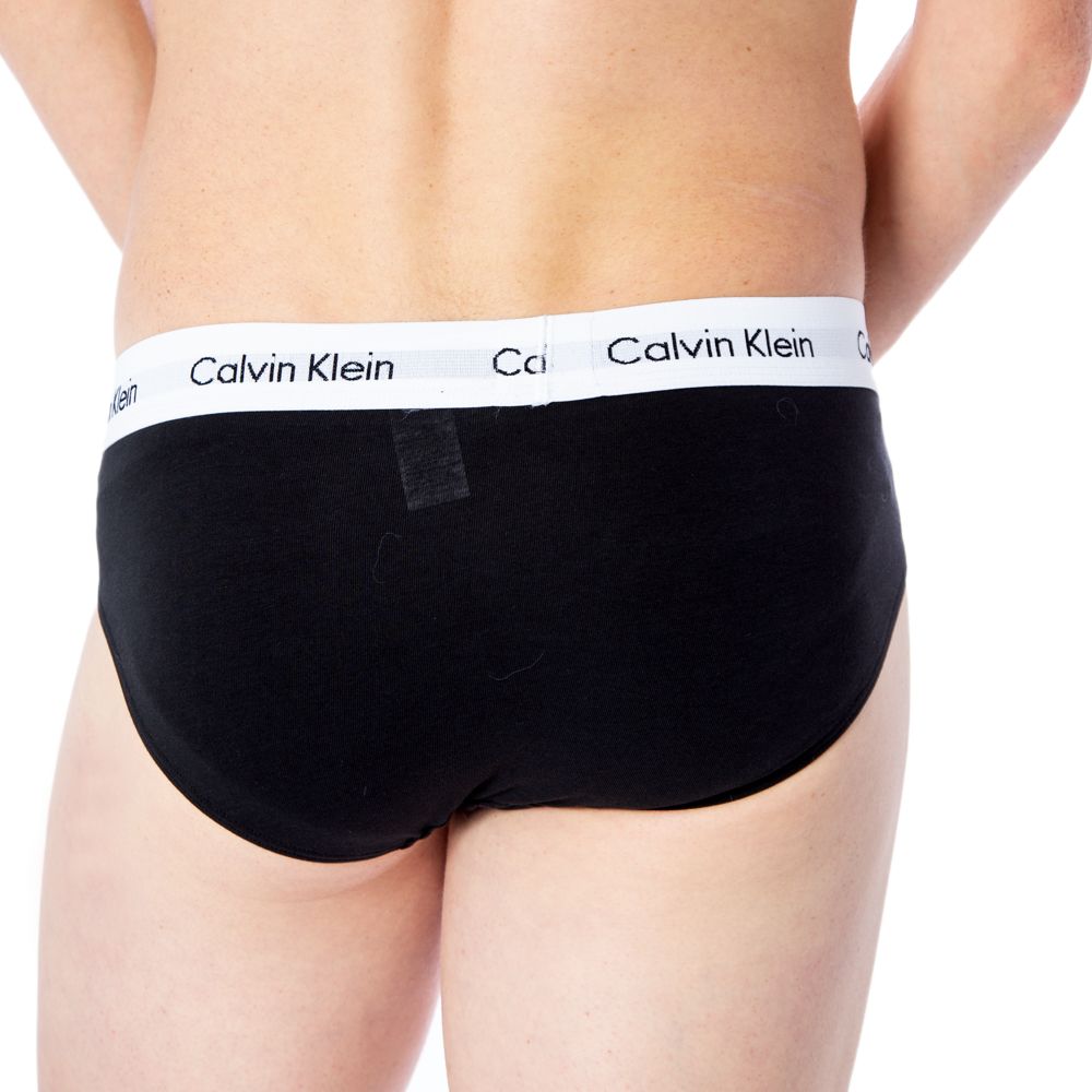 Culottes homme Calvin Klein Underwear en coton noir, sous-vêtements confortables et élégants, vue de face.