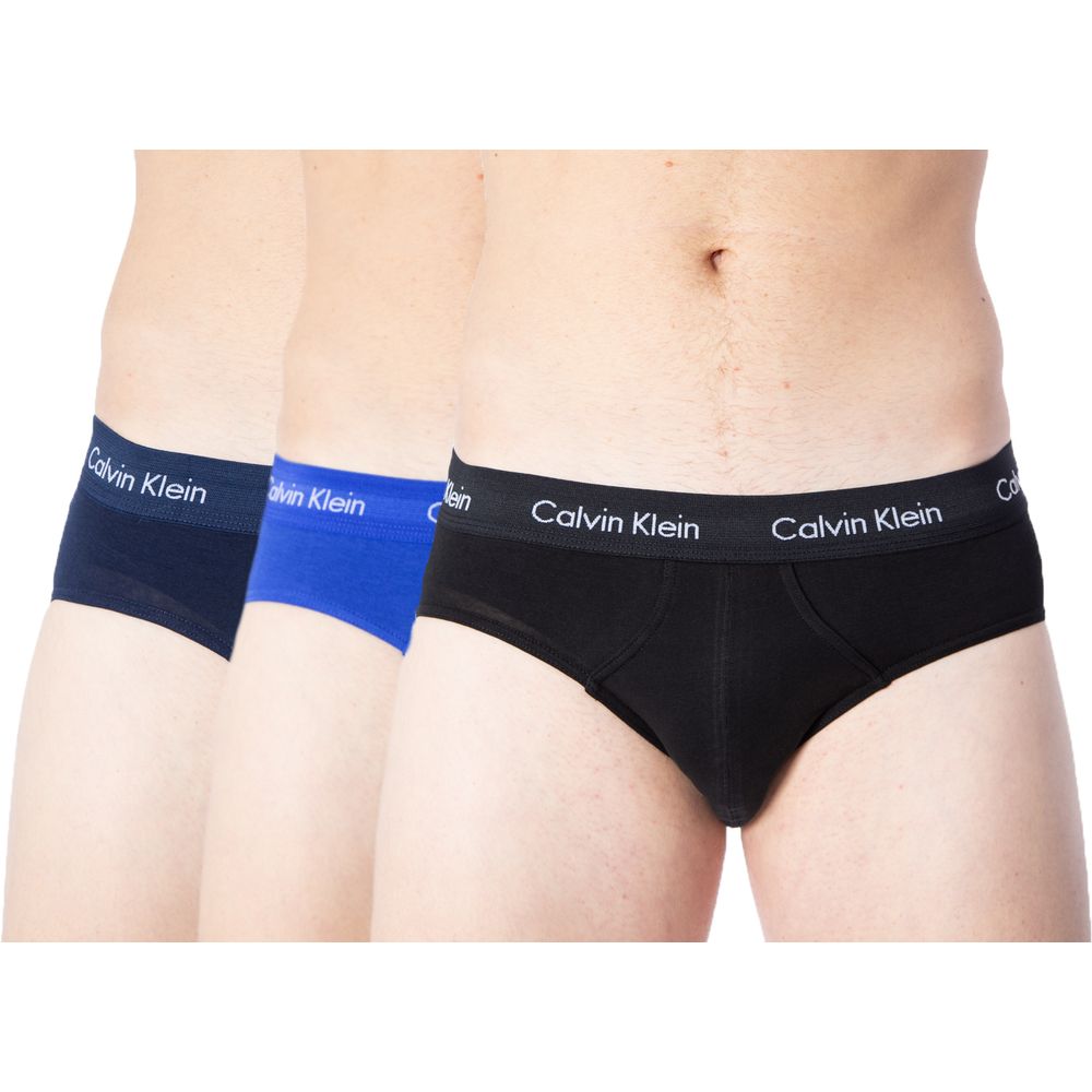Culottes en coton bleues de la marque Calvin Klein Underwear, coupe classique et confortable pour homme.