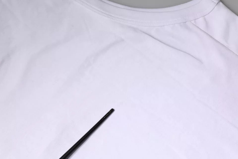 T-shirt sans manches blanc camouflage de Dolce & Gabbana, design décontracté et moderne pour homme.