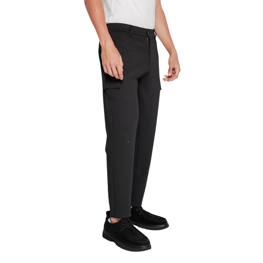 Pantalons de jogging Calvin Klein en polyester recyclé noir, vêtements de sport confortables pour hommes ou femmes.