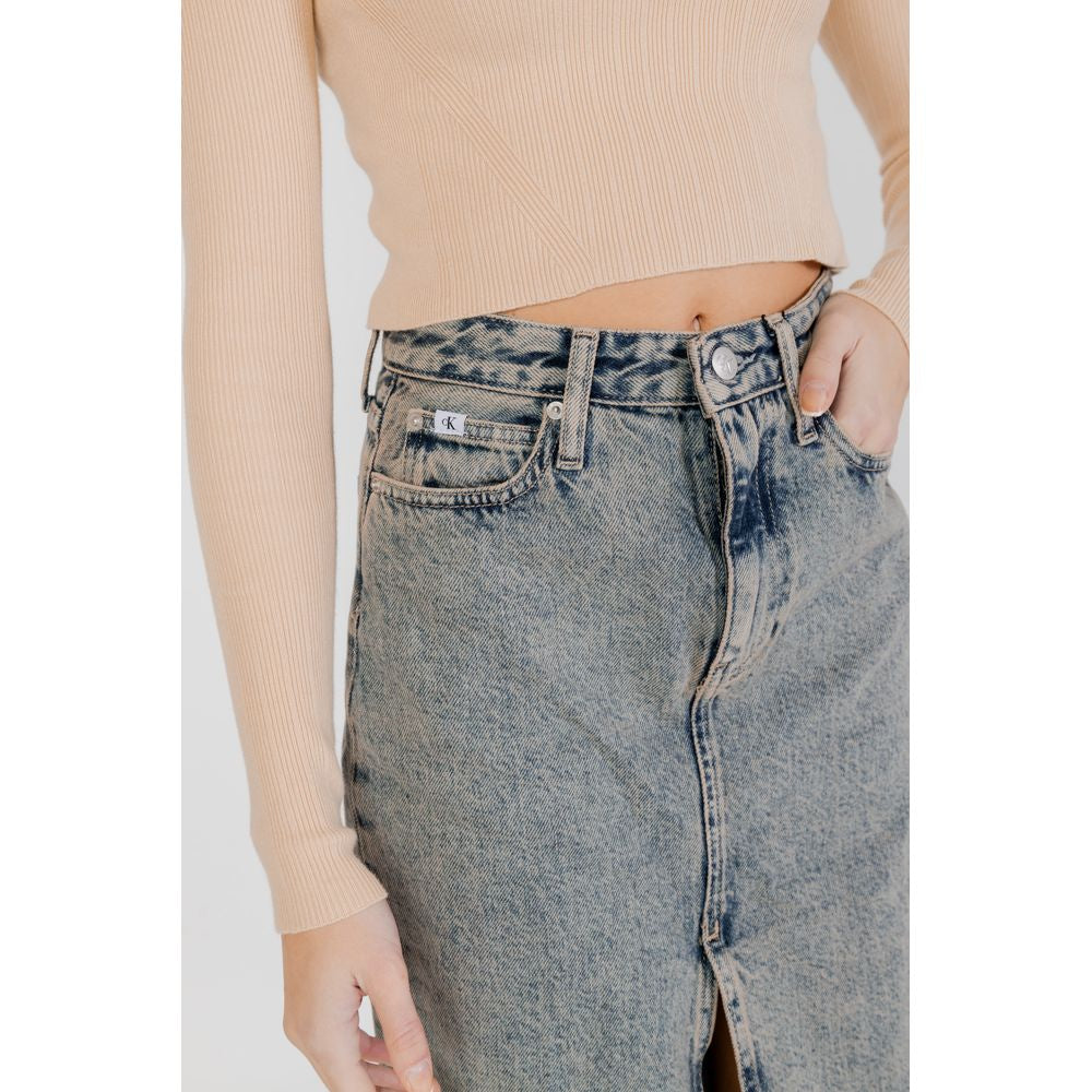 Jupe longue en coton bleu de Calvin Klein Jeans, avec coupe classique et détails élégants.
