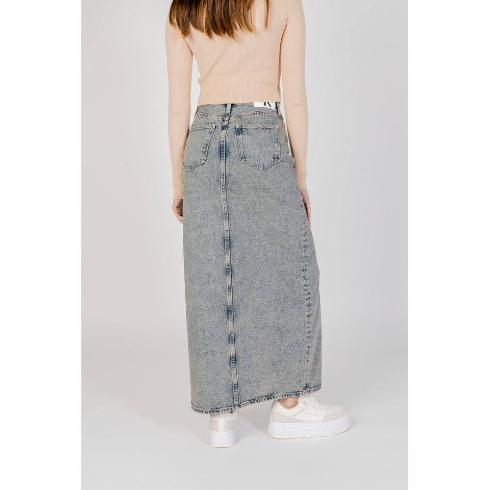 Jupe longue en coton bleu de Calvin Klein Jeans, style décontracté avec coupe fluide et ceinture à la taille.