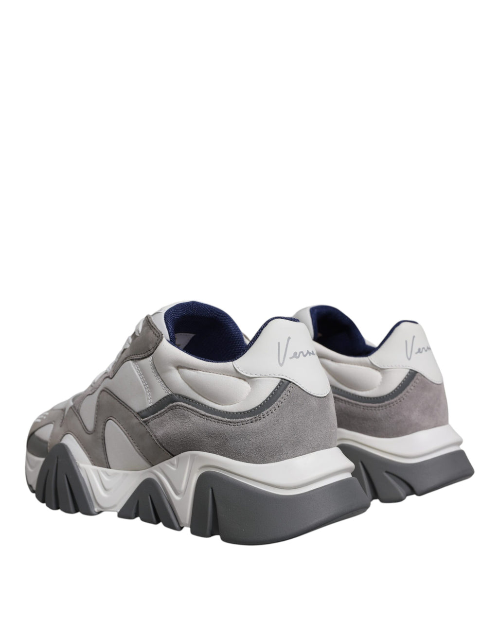 Chaussures sneakers basses Versace Squalo en cuir gris et néoprène, style chunky et décontracté pour homme.