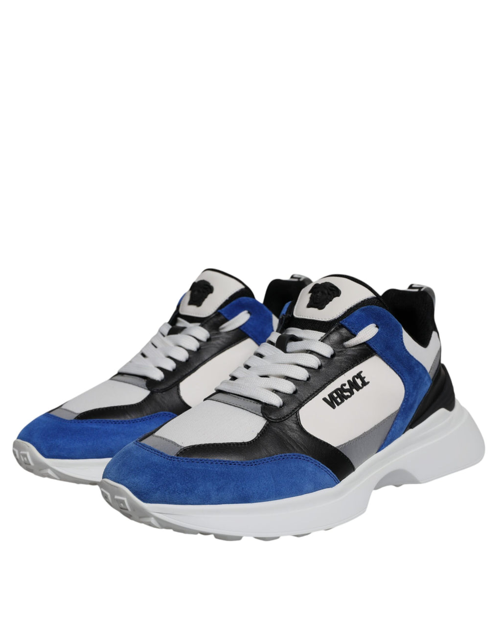 Chaussures sneakers basses Versace en toile multicolore avec logo Medusa, style moderne et sophistiqué.